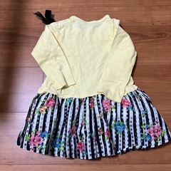 キッズ ワンピース 長袖 イエロー フラワー柄　100の画像