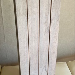 CDラックぐらいの棚の画像