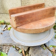 鉄釜と木製蓋の画像