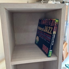 CDラックぐらいの棚の画像