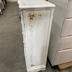 12月は毎日営業中‼️ ロココ調　チェストの画像