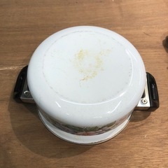 ホーロー鍋の画像