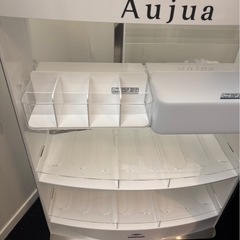 新品 Aujua 商品棚の画像