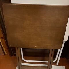 折りたたみテーブルの画像