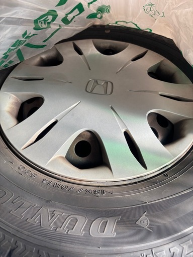 【受け渡し決定】185/70R14 スタッドレスタイヤ