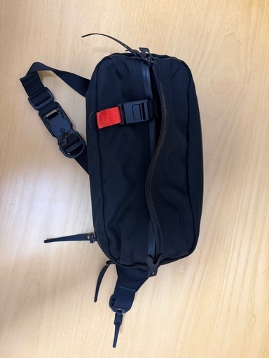 BLACK EMBER TKS (KVN) 中頭のバッグ《ショルダーバッグ》の中古