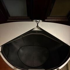 自動開閉ゴミ箱の画像
