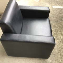 1人掛け、ソファーブラックの画像