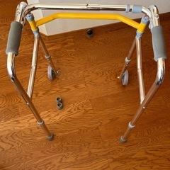 小児〜低身長用歩行器の画像