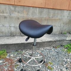 回転椅子の画像