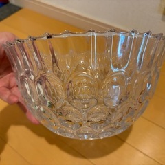 キレイ！大きなガラスボール　サラダボールの画像