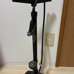 クロスバイク(Rightway) 空気入れ付きの画像