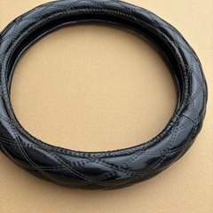 ステアリングカバー　　中古品　　直径約３６cmの画像