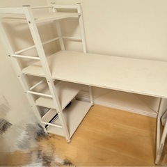 システムデスクの画像