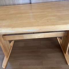 （お取引中）ダイニングテーブルと椅子の画像