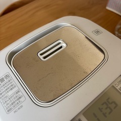 アイリスオーヤマ 炊飯器 3合 IH式 40銘柄炊き分け機能 極厚火釜 玄米 2020年モデル ホワイト RC-IK30-Wの画像