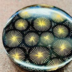 関 翠雲 作 沈金 唐松模様｜茶筒の画像