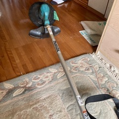 急募　本日16時までmakita 芝刈り機の画像