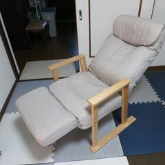 （中古）マナベインテリアハーツの一人用ソファ・オットマン付きの画像