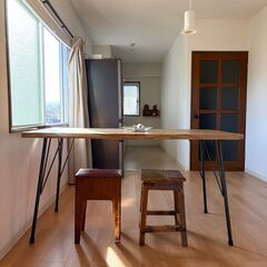 天然木×鉄脚のダイニングテーブルの画像