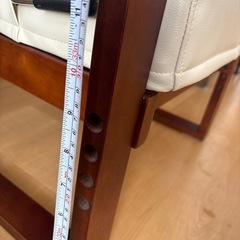 1人掛け　肘掛け付き　椅子　円背椅子　やすらぎ1の画像