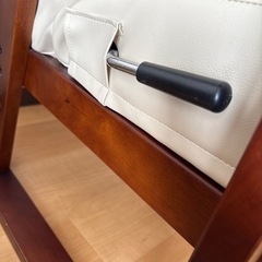 1人掛け　肘掛け付き　椅子　円背椅子　やすらぎ1の画像