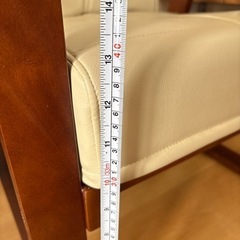 1人掛け　肘掛け付き　椅子　円背椅子　やすらぎ1の画像