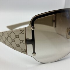 GUCCI グッチ サングラス GG1825/S オーバーサイズ シールド型 大判レンズ GG柄テンプル ベージュ ブラウン系 イタリア製 ケース付の画像