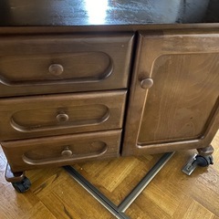 karimoku引き出し付きテーブルの画像