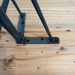 天然木×鉄脚のダイニングテーブルの画像