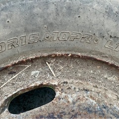 エルフ🛻のタイヤ🛞２本ですの画像