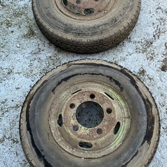 エルフ🛻のタイヤ🛞２本ですの画像