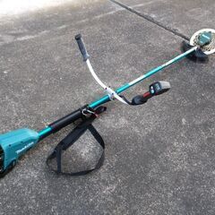 【格安レンタル】マキタ 充電式草刈機 MUR368UD｜1日1,000円｜バッテリー・充電器付フルセットの画像