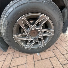 『 215\65R16C 109/107T 』ハイエースで使用、中古のタイヤ残り溝4分程度【ホイルは付きません！の画像