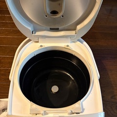 HITACHIIHジャー炊飯器　RZ-VXN100Mの画像