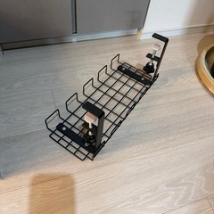 取引中LCD-DX251EPB、モバイルモニタ、デスク下トレーの画像