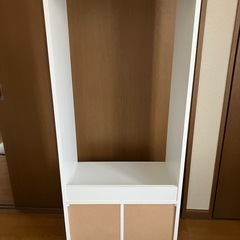 キャスター付引出しハンガーラック　木製　ホワイトの画像