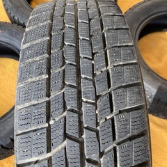 スタッドレスタイヤの画像