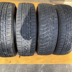 スタッドレスタイヤの画像