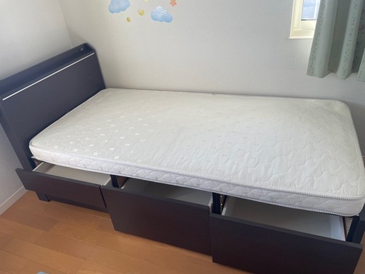 決まりました　
ニトリ収納ベッド