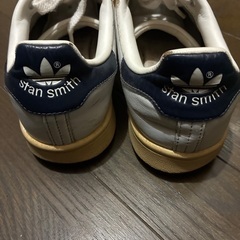 adidasスニーカーの画像