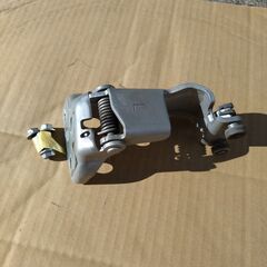 日産 エルグランド TE52 純正 左 スライドドア　ガイドローラーの画像