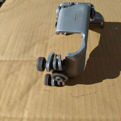 日産 エルグランド TE52 純正 左 スライドドア　ガイドローラーの画像