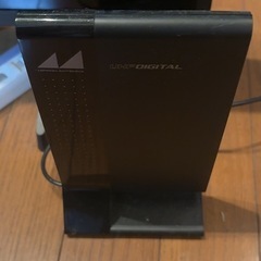 ほぼ新品　2025年式　シャープ　43v 保証書あり　新品パナソニックDVDプレーヤー付きの画像