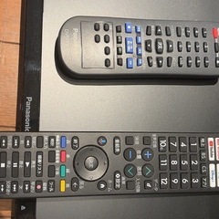 ほぼ新品　2025年式　シャープ　43v 保証書あり　新品パナソニックDVDプレーヤー付きの画像