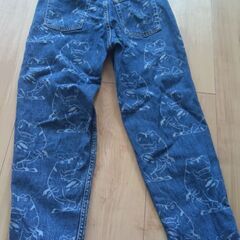 恐竜柄ジーンズ　120〜130cmの画像