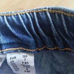 恐竜柄ジーンズ　120〜130cmの画像