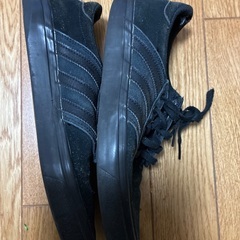 adidas メンズスニーカーの画像