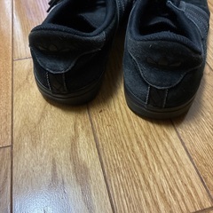 adidas メンズスニーカーの画像