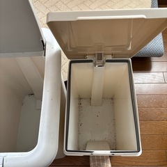 ゴミ箱２個　45ℓ、20ℓの画像